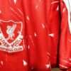 Zoom sur le logo du maillot vintage Liverpool Domicile 1989/1991