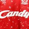 Zoom sur les logos du maillot vintage Liverpool Domicile 1989/1991