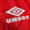 Zoom sur le logo du maillot vintage Manchester United Domicile 1992/1994