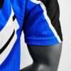 Zoom sur la manche du maillot vintage Manchester United Domicile 1996/1998