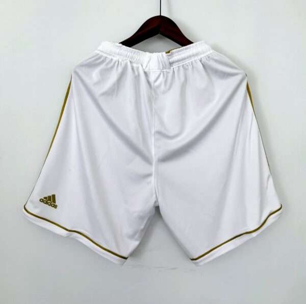 Zoom arrière du short Short Real Madrid Domicile 2011/2012