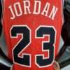 Zoom sur le flocage arrière du maillot vintage Chicago Bulls Icon #Jordan 23