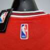 Zoom sur le logo et coutures du maillot vintage Chicago Bulls Icon #Jordan 23