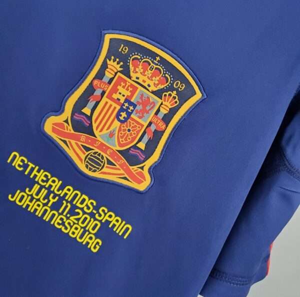 Zoom sur le logo du maillot vintage Espagne Finale Coupe du Monde 2010