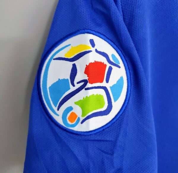 Zoom sur le logo du maillot vintage Italie Domicile Euro 1996