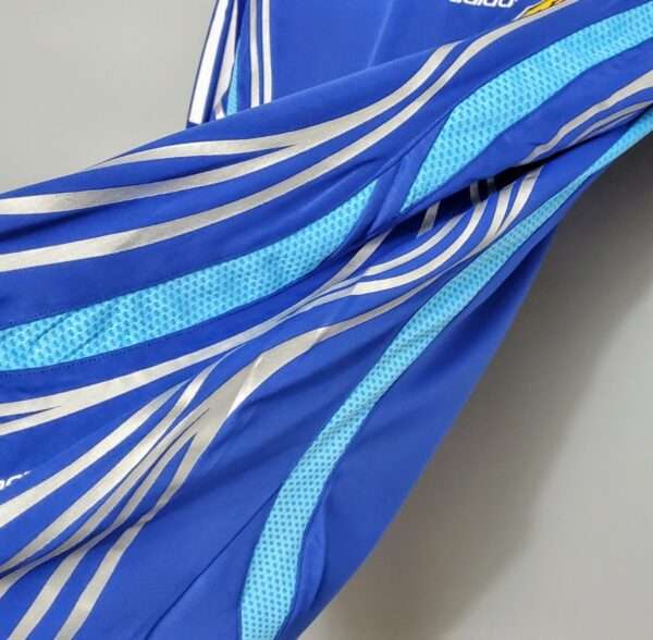 Zoom sur les coutures du maillot vintage Japon Domicile Coupe du Monde 2006