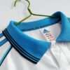 Zoom sur le col du maillot vintage Olympique de Marseille Domicile "Centenaire" 1998/1999