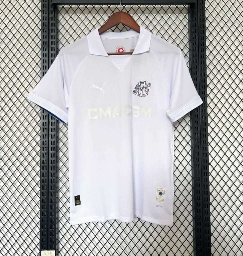 Vue avant du maillot vintage Olympique de Marseille "125 Ans"