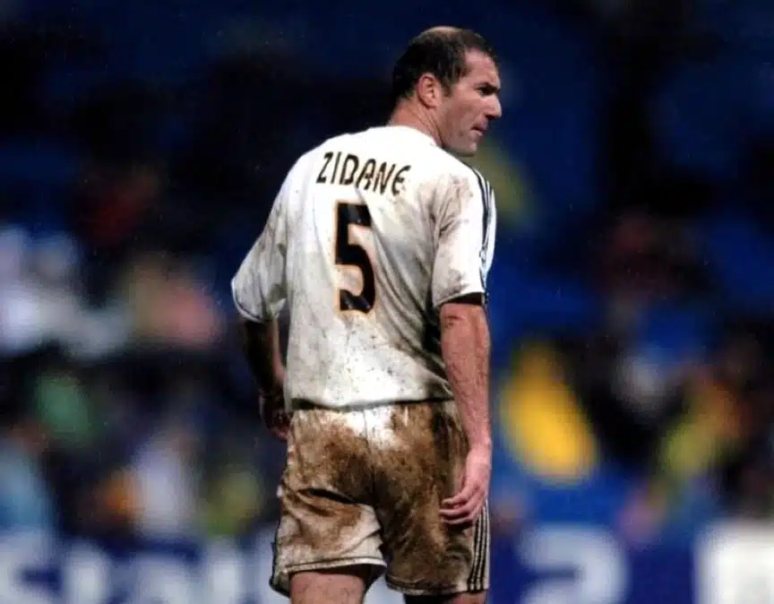 "Le maillot du Real Madrid est blanc. Il peut être taché de boue, de sueur et même de sang. Mais jamais de honte."